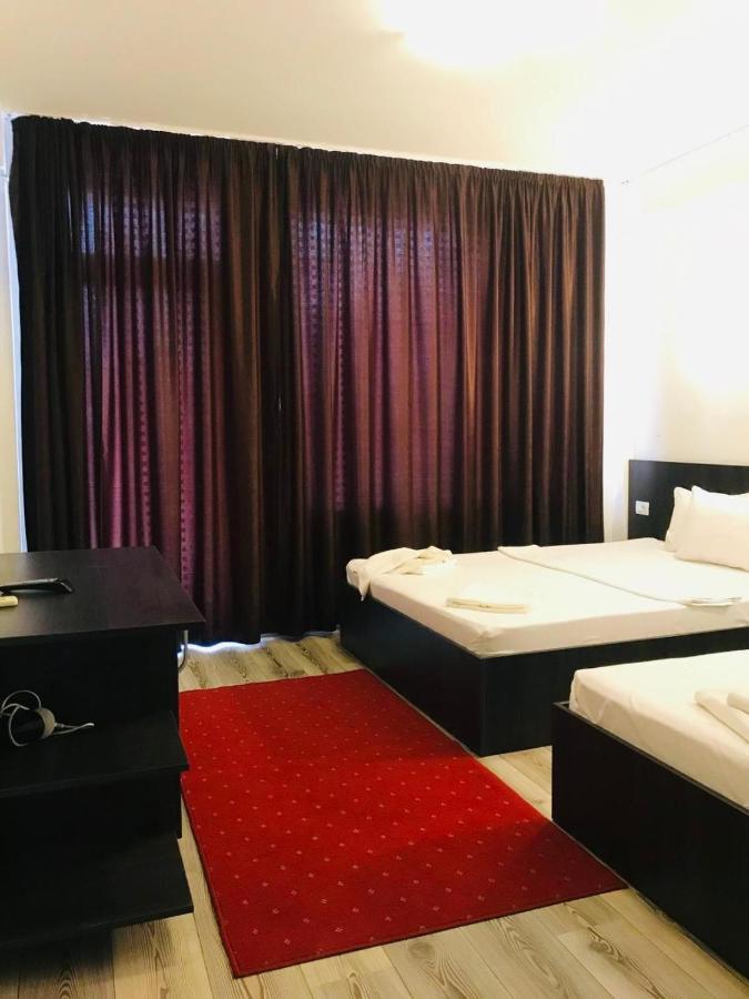 Casa On Hotel นาโวดาริ ภายนอก รูปภาพ